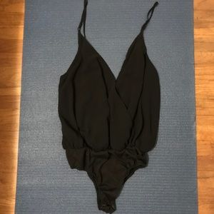 Tobi V plunge body suit Size M